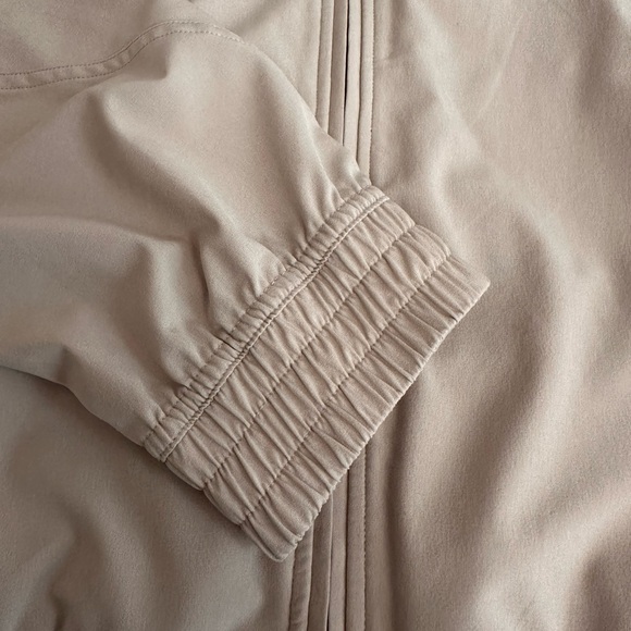 Lululemon Cream Jacket - Picture 9 of 9